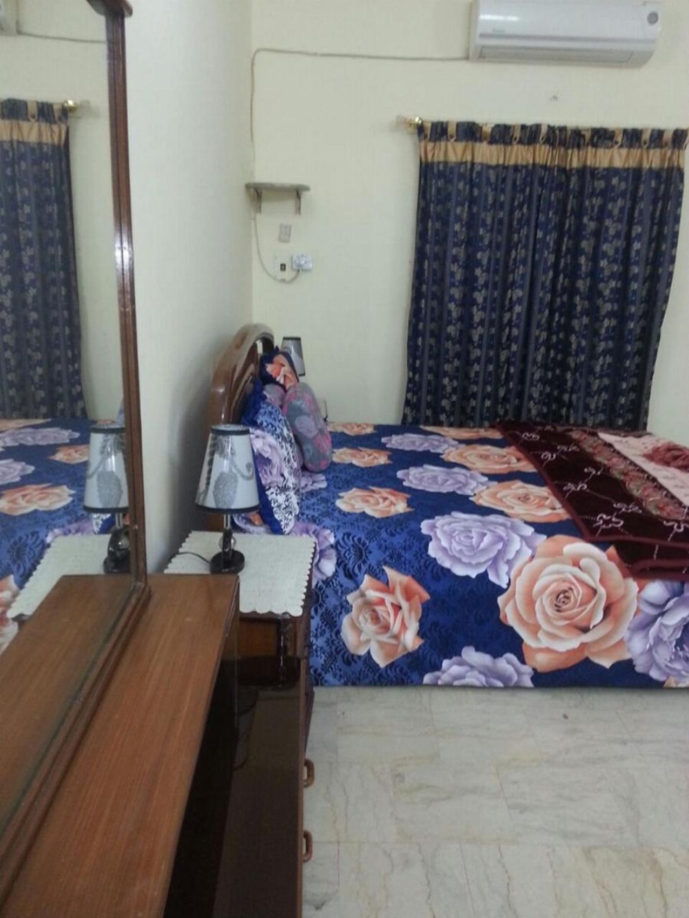 Room image 4